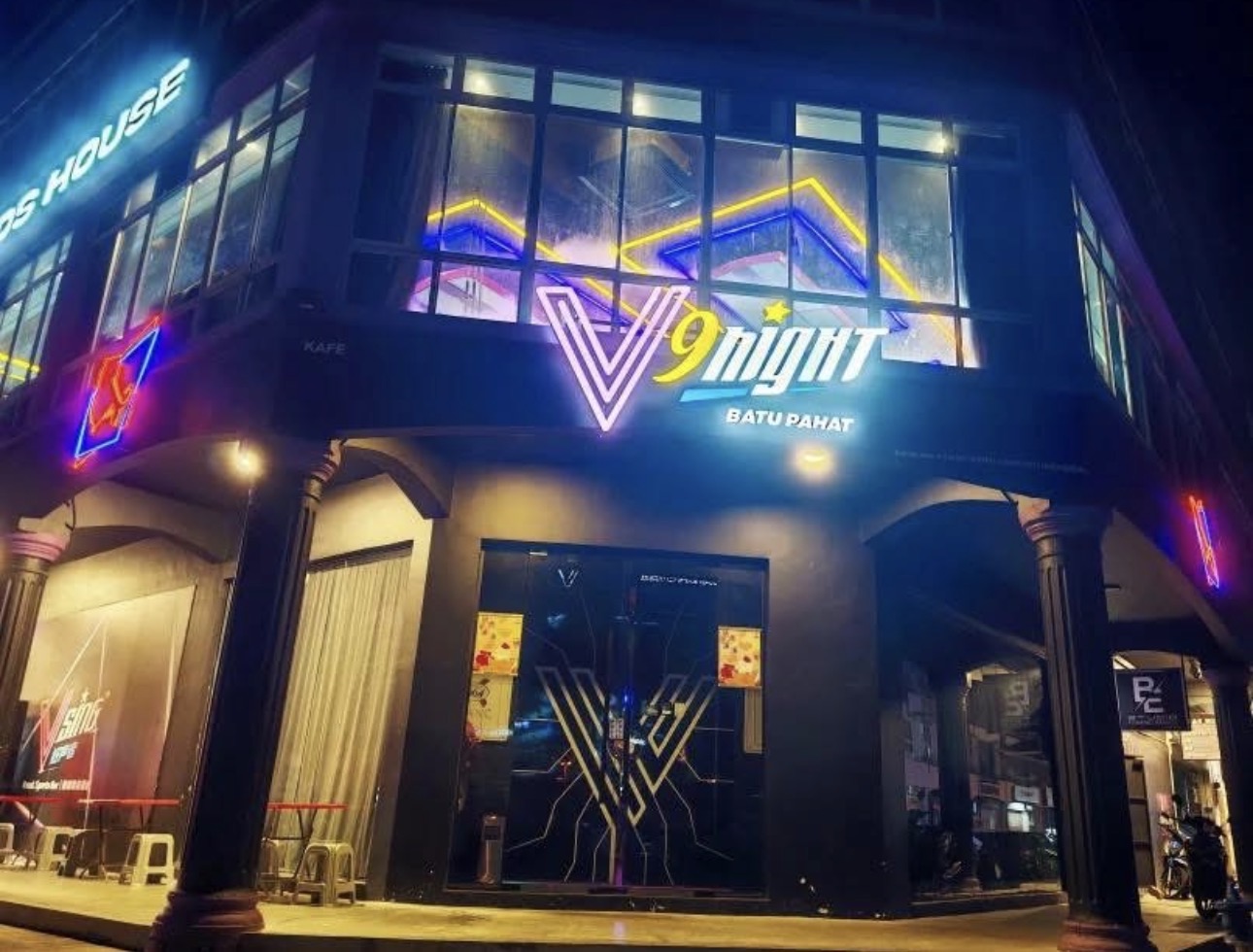 V9NIGHT Batu Pahat storefront at night
